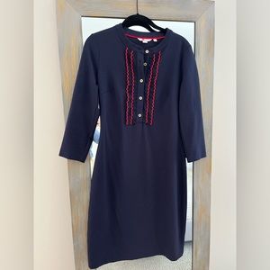 Boden women’s navy dress with red trim.  Flattering stretch 3/4 sleeves.